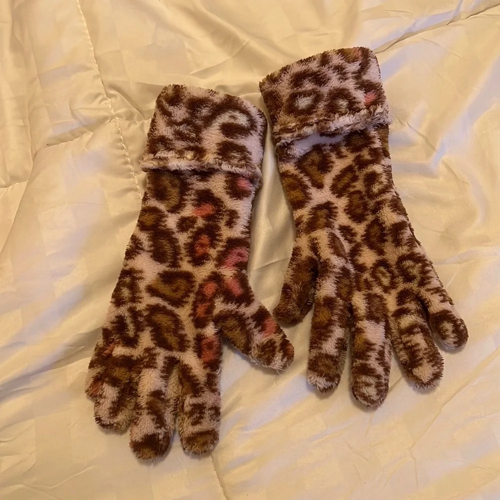 Girls leopard gloves Size4-6X